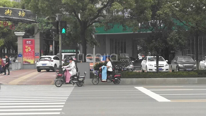 青山区123街坊43栋133-134门1-1号商网外景图