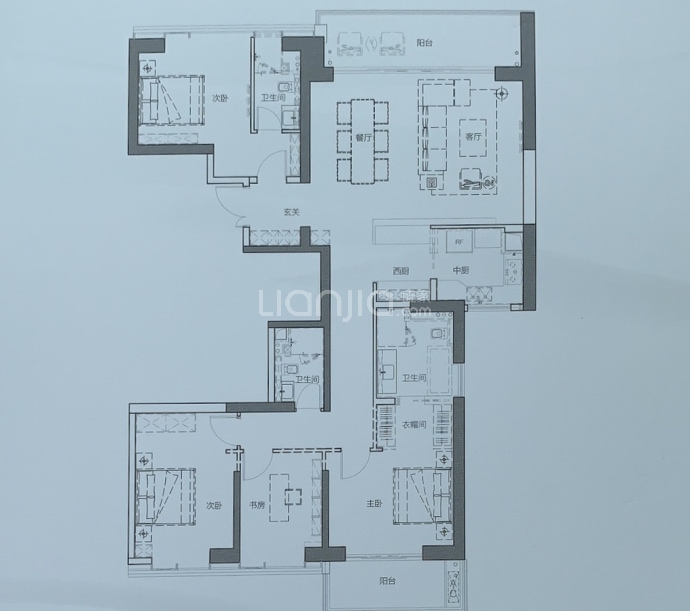 武汉长江中心--建面 203m²