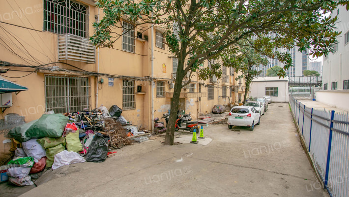 望新路17号外景图