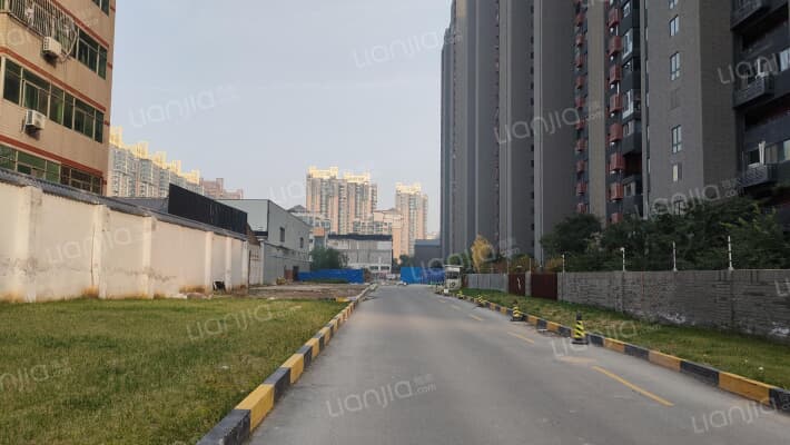 保利樾公馆外景图