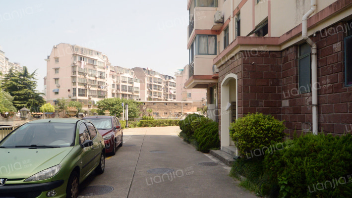 森林湾公寓外景图