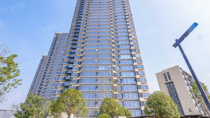 美的悦江府外景图