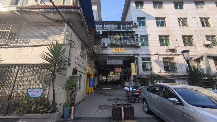 清华小区外景图