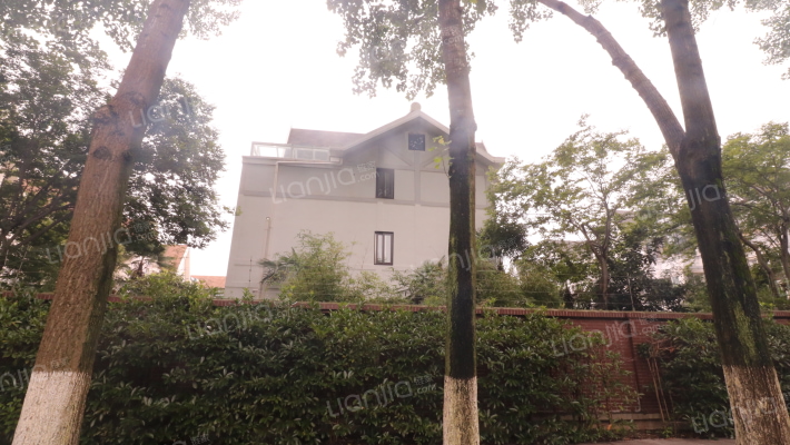 听泉山庄外景图