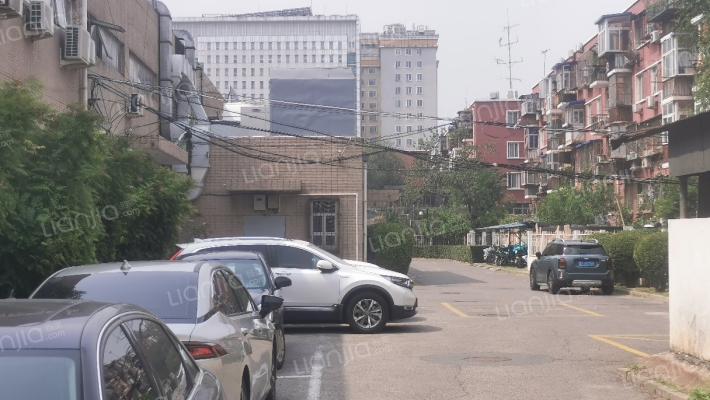 庄胜商住楼外景图