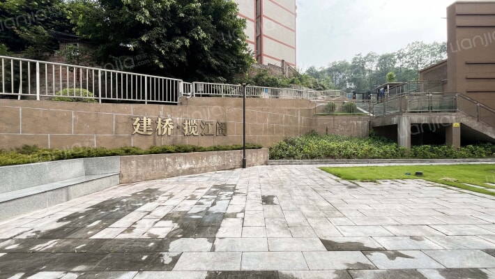 建桥揽江阁外景图