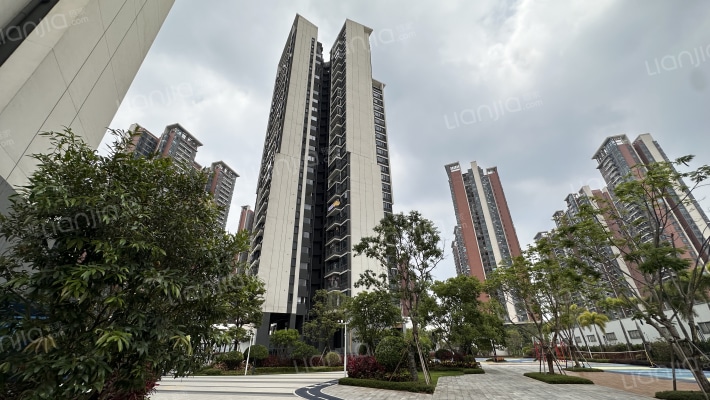 阳光城翡丽山外景图