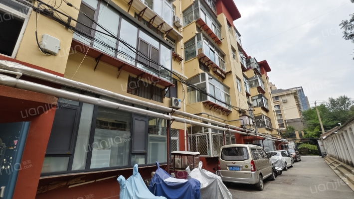 山东省机械设备成套局二宿舍外景图