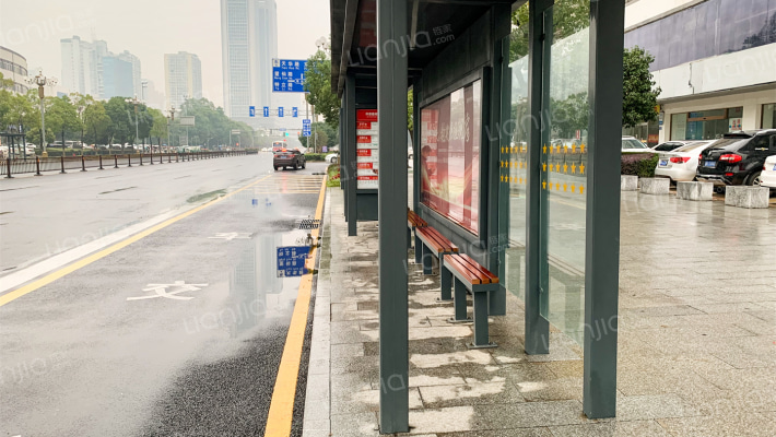 山水人家外景图