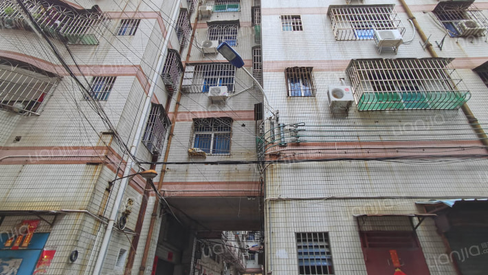 泰华路215号外景图