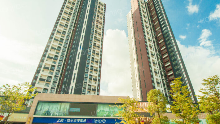 公园花半里外景图