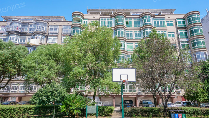 银企小区外景图