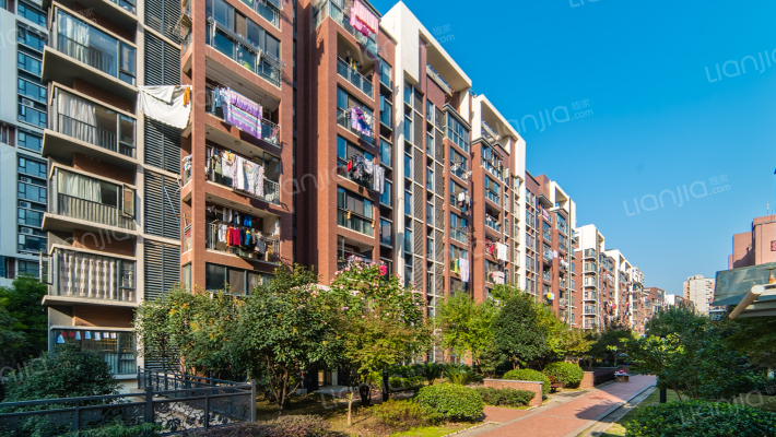 百步龙庭外景图