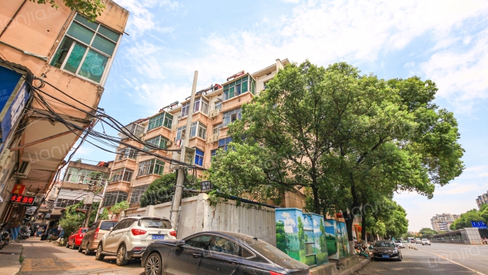 气象局宿舍外景图