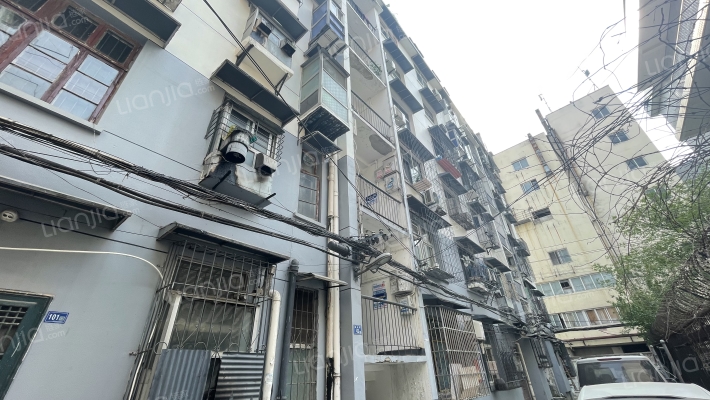 后长街41-42号外景图