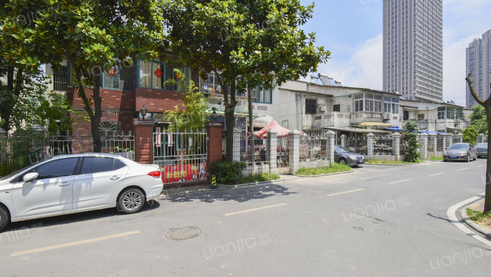 红园小区外景图