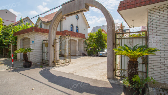 金源别墅外景图