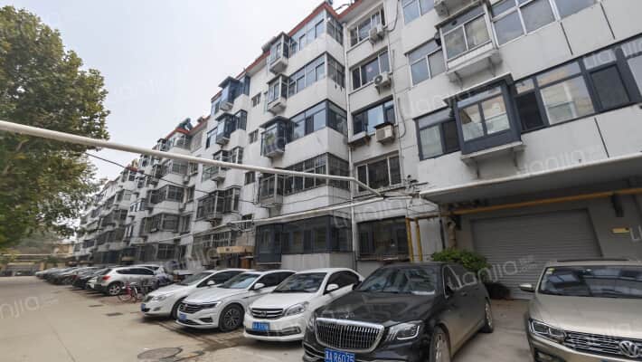 人防宿舍外景图