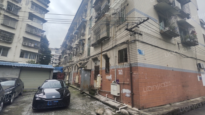 观凤东街231号外景图