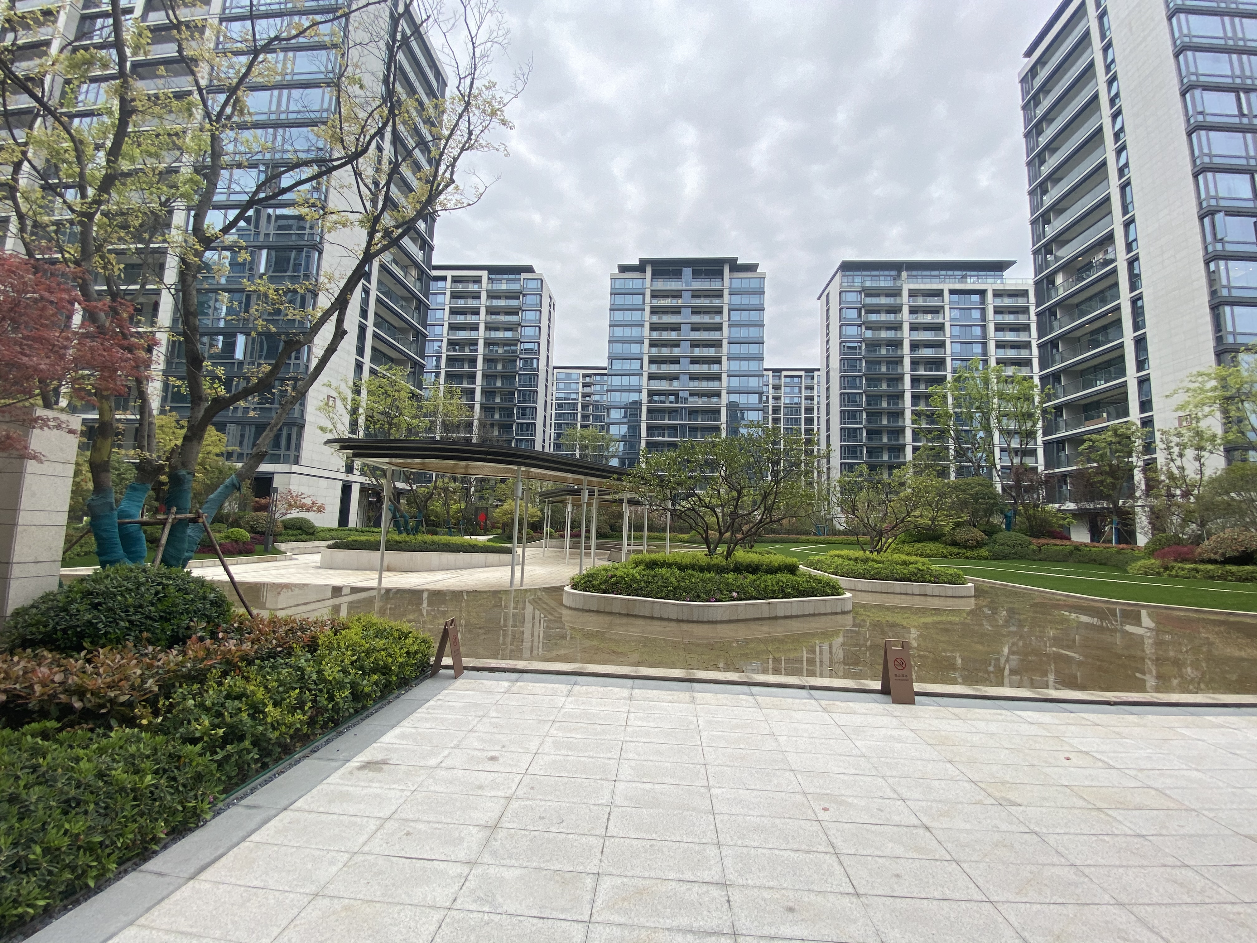 汇港城小区实景 7