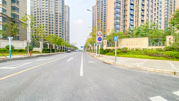 高铁都市花园西苑外景图