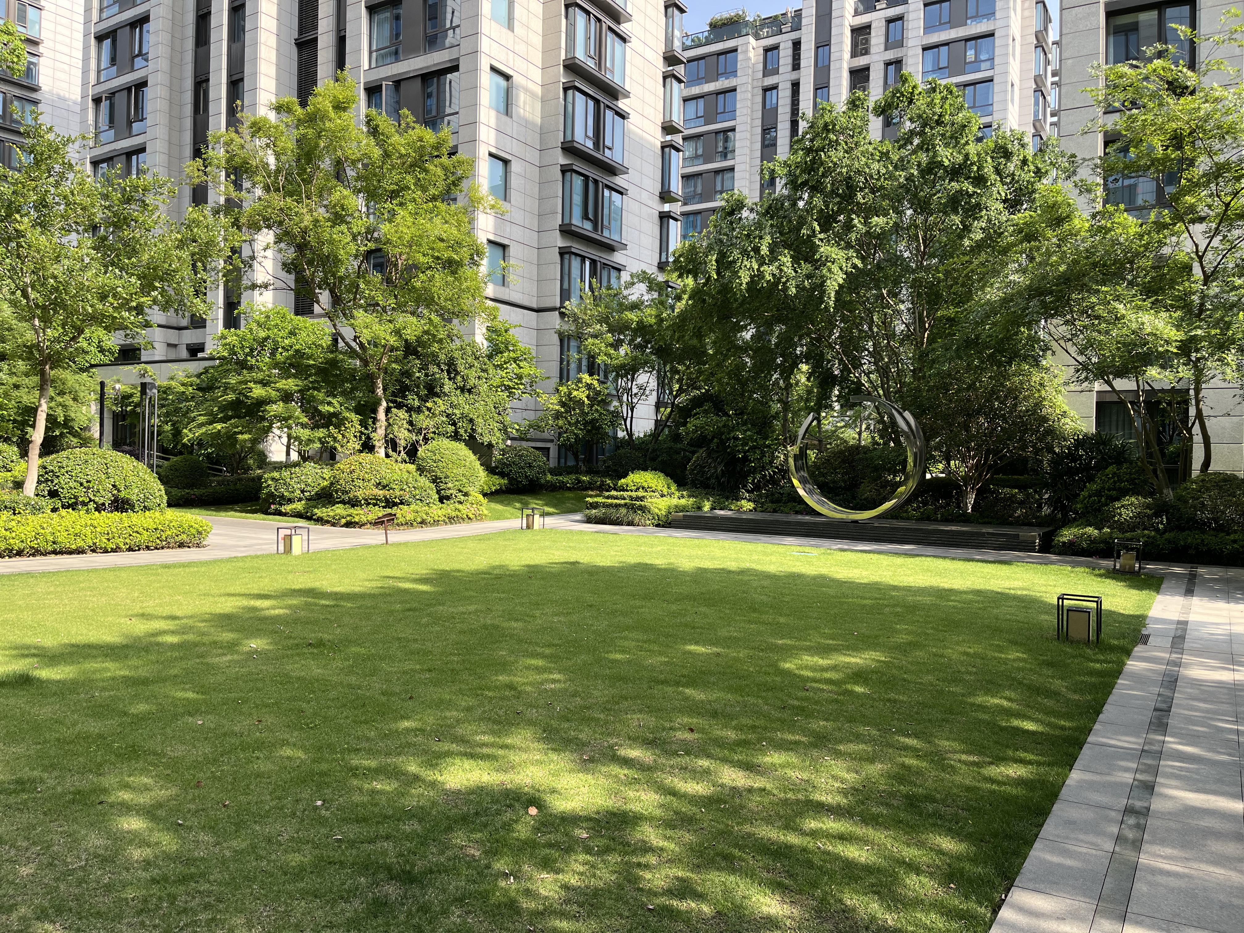Majestic compound photo 8