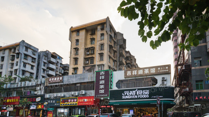 税务宿舍外景图