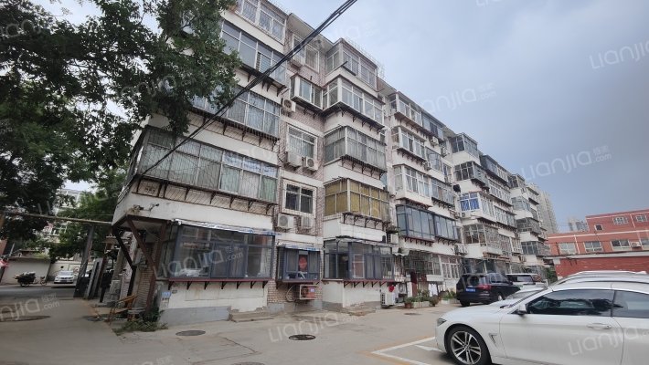 723台宿舍外景图