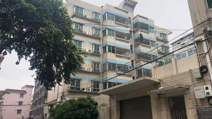 华平公司住宅楼外景图