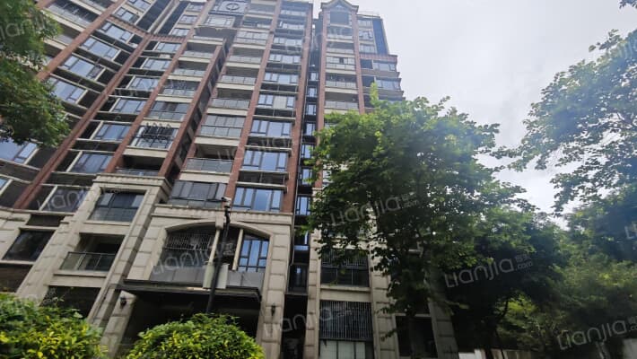 富力伯爵山外景图