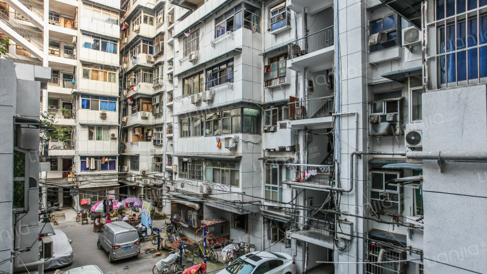 湖北经济学院小区教工宿舍外景图