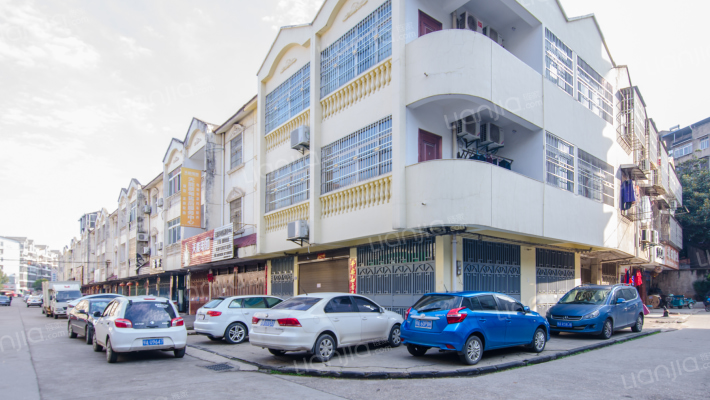 劳保里小区外景图