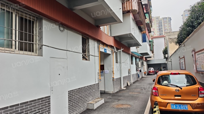 蜀南街38号外景图