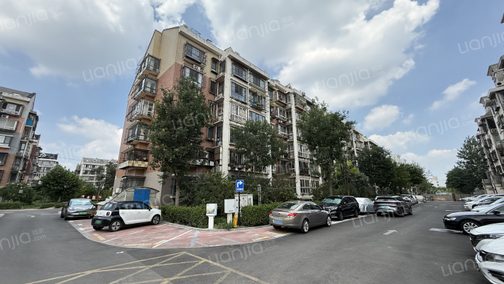 龙博花园外景图