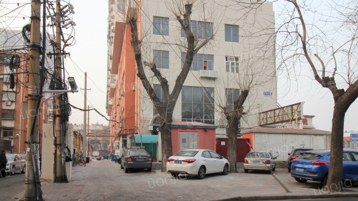 矿泉大厦外景图