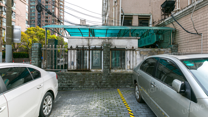 百花公寓外景图