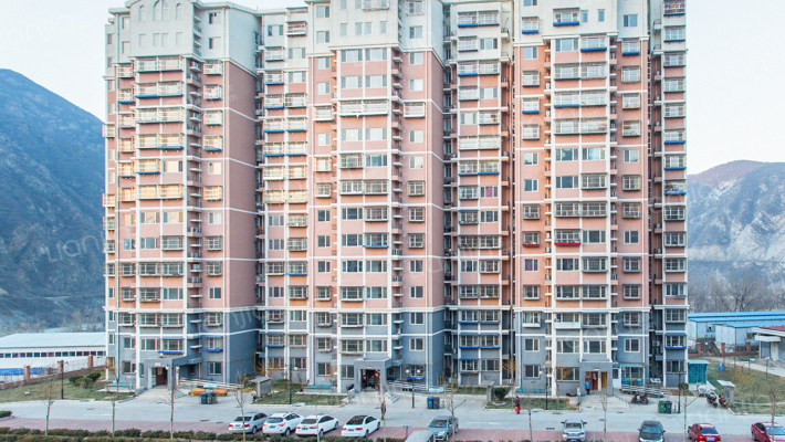 王平大街东路17号院外景图