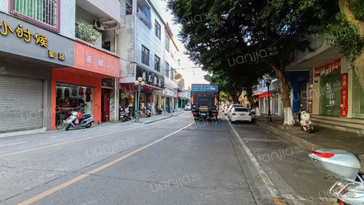 金时大厦外景图