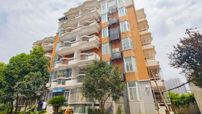 江堤中路中学家属院外景图