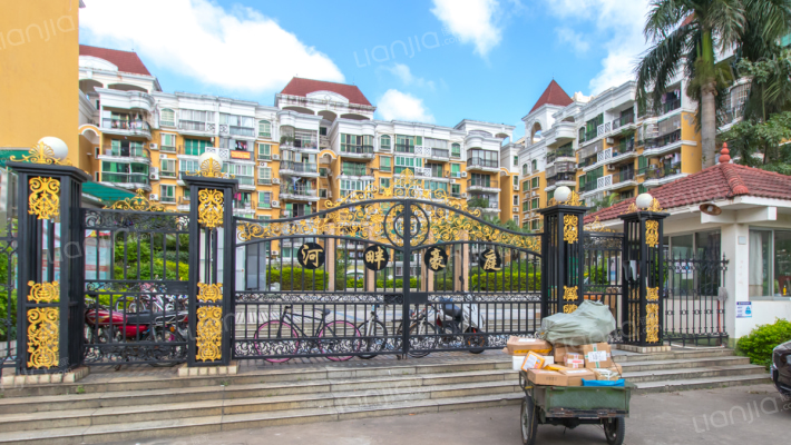 河畔豪庭外景图