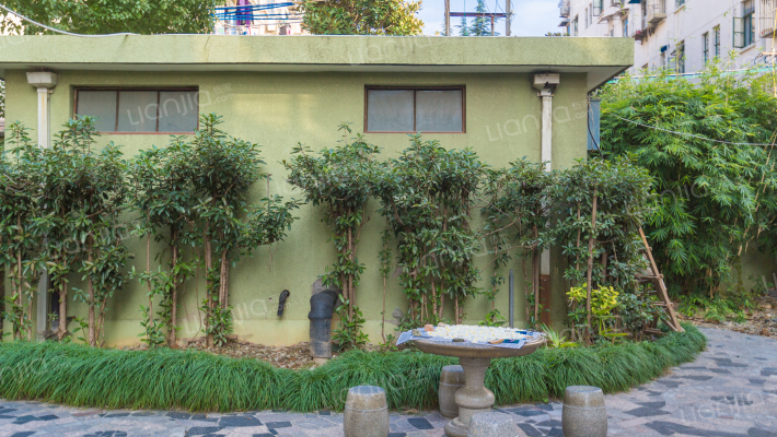 虹景公寓外景图