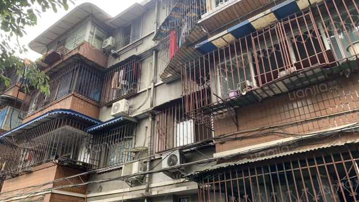 彩虹街5号外景图