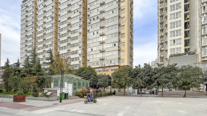 铁路局小区外景图