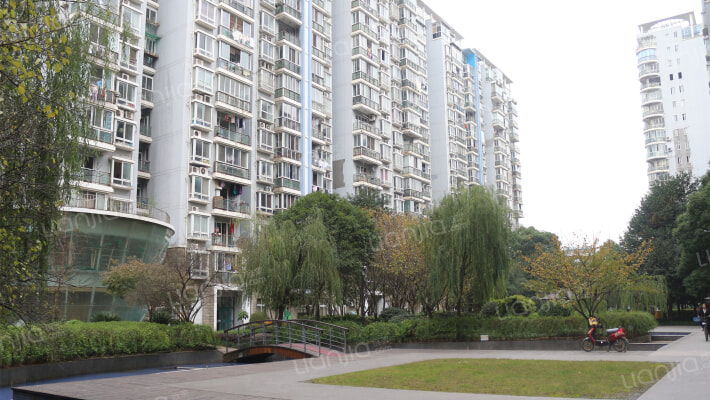 银色港湾公寓外景图