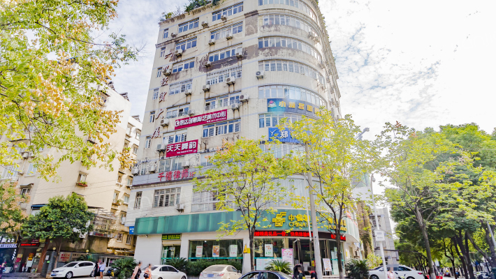 六九经贸大厦外景图