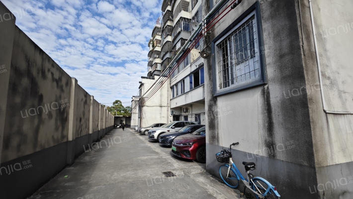 太平中学教师楼外景图