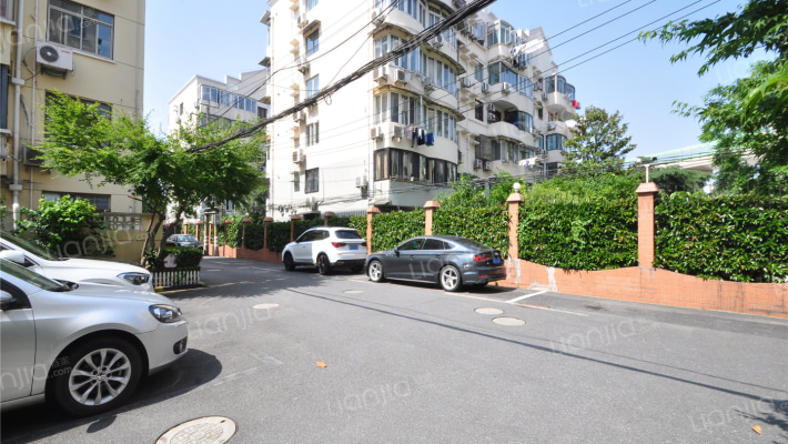 上航新村外景图