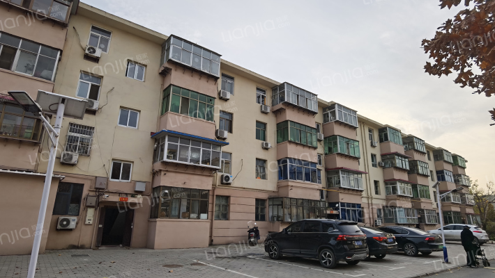 卫星化工厂小区外景图