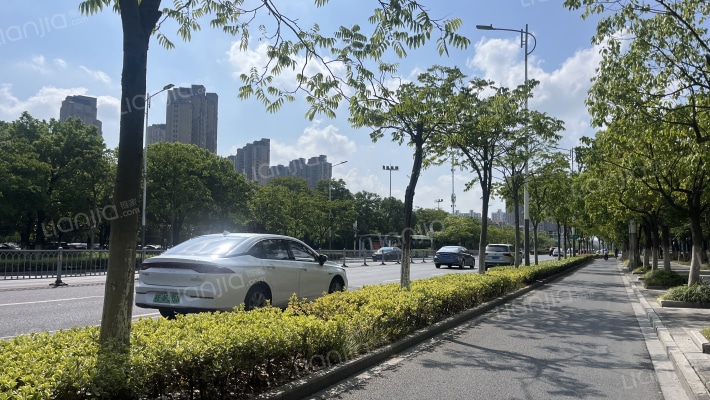 东盛广场外景图