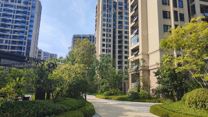 楚天都市蓝玉湾外景图